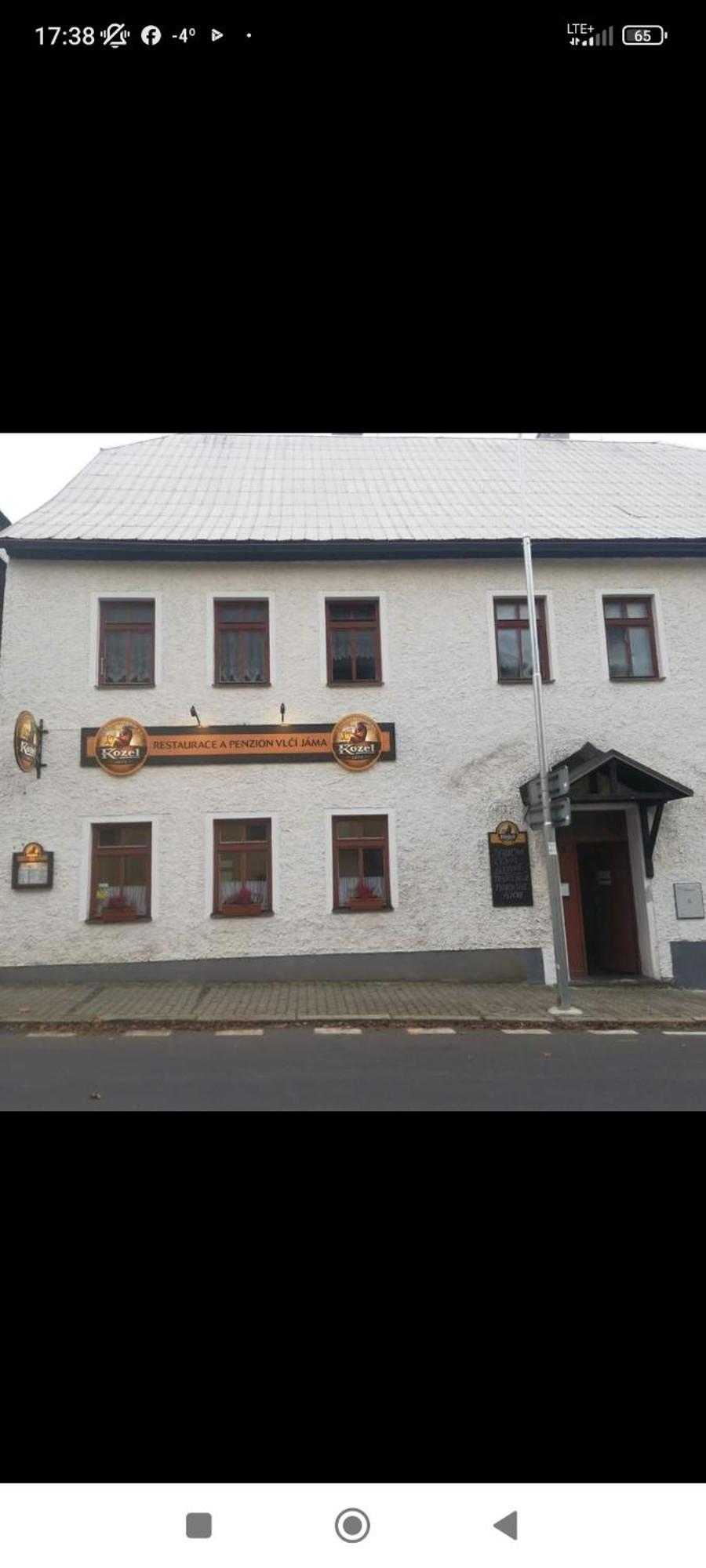 Restaurace A Penzion Vlci Jama Горни-Блатна Экстерьер фото